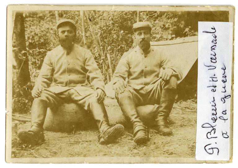Pierre Marie Julien Blouin avec un camarade photographiés sur le front