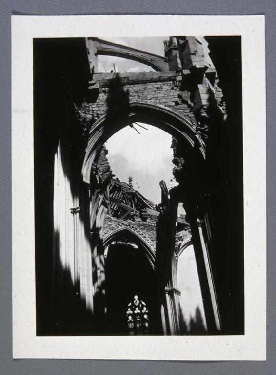 La cathédrale Saint-Pierre de Nantes après les bombardements