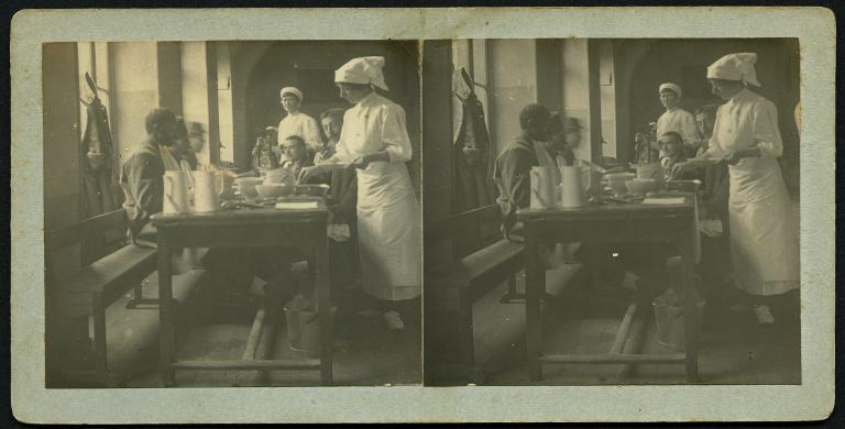 Le collège Saint-Stanislas de Nantes transformé en hôpital militaire de la Croix-Rouge